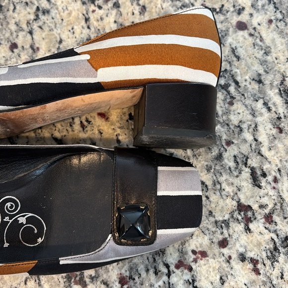 Tibi black and tan silk and leather made in Italy unique block heel shoes - Picture 11 of 12